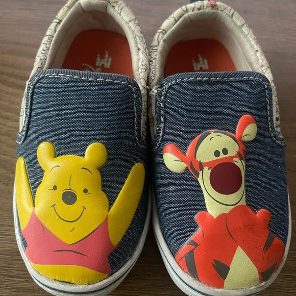 Disney Baby Winnie the Pooh & Tigger Slip-On Shoes Toddler Size 6 Discontinued - Picture 2 of 6